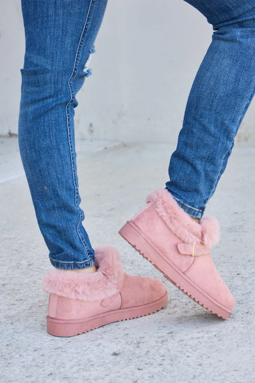 Cozy Chic: Forever Link Furry Chunky Thermal Ankle Boots