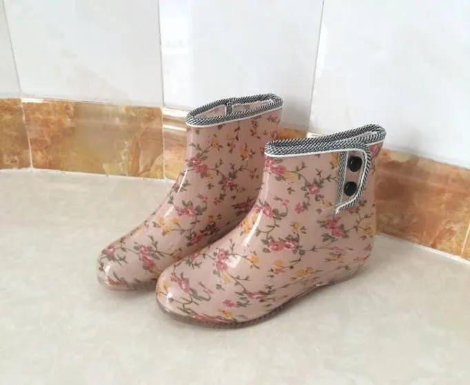 Stylish Women's Non-Slip Rubber Rain Boots