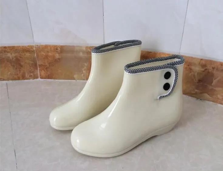 Stylish Women's Non-Slip Rubber Rain Boots