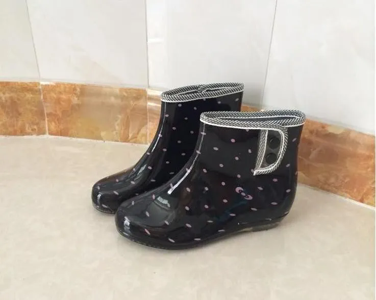 Stylish Women's Non-Slip Rubber Rain Boots