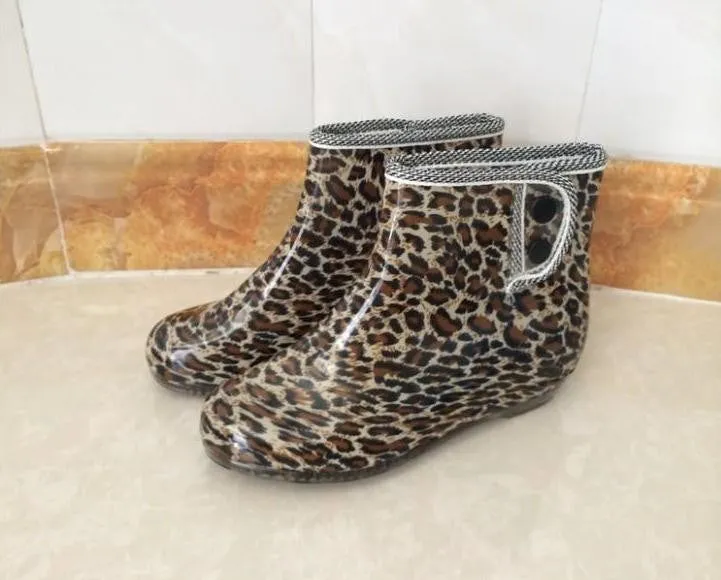 Stylish Women's Non-Slip Rubber Rain Boots